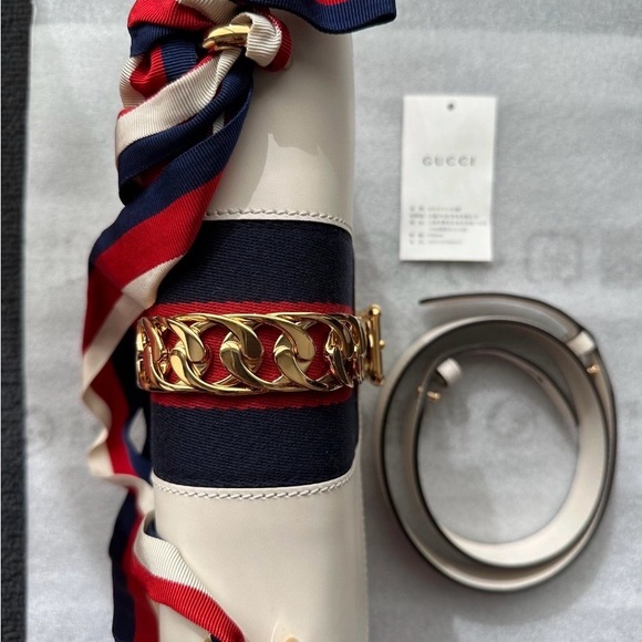 Gucci Sylvie Shoulder Bag with Gold Accents - Picture 10 of 14